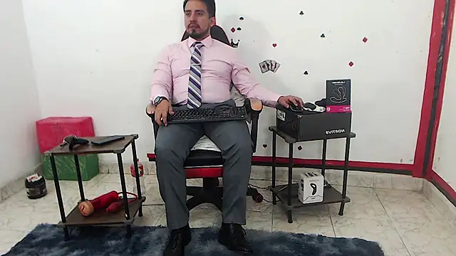 Chatroom XXX en direct de KalethBigDick