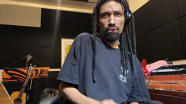 Chat +18 de FavelaDaddyCum ao vivo
