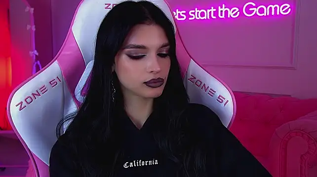 BeverlyMost Adlı Modelin Canlı XXX Sohbeti