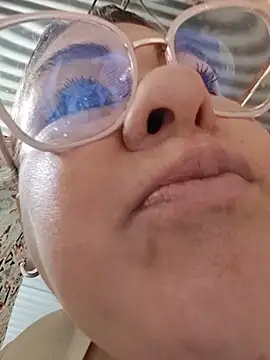 Chat XXX ao vivo de AlexxiaaMat