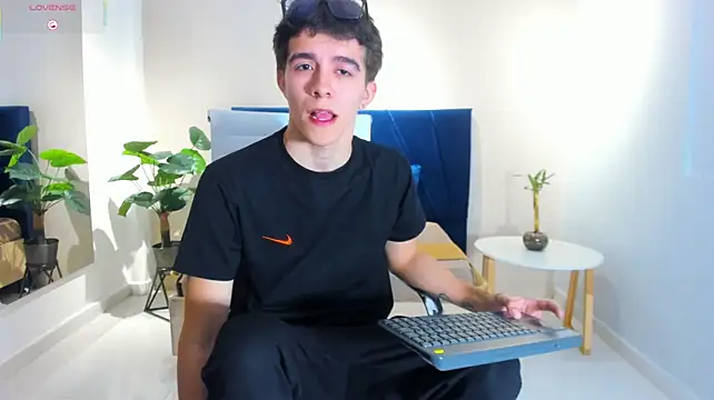 Austinboltn Live XXX chat