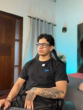 Živý XXX chat TonyPetrovjs