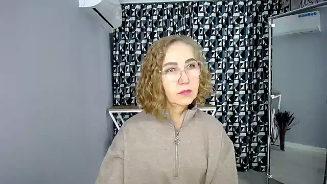 queen_a_n_i's Live XXX Chat