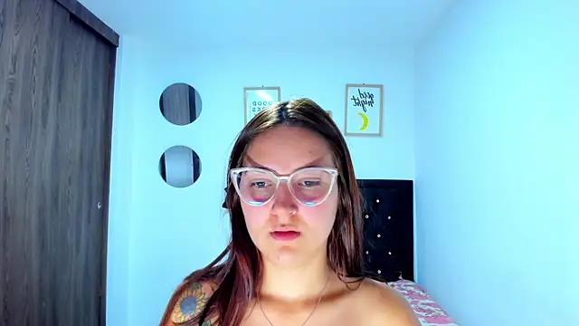 XXX chat uživo modela teresasroom_