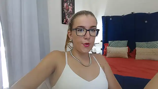 Yennylovesn Live XXX chat