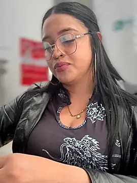 Outdoors-Mia_Khalifa XXX чат на живо