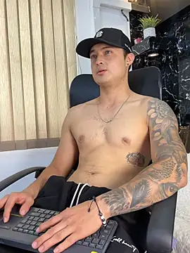 Chat +18 de Alexander_ferre ao vivo