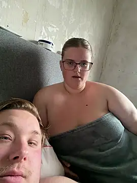 CurvyPaar2 – Live XXX-chat