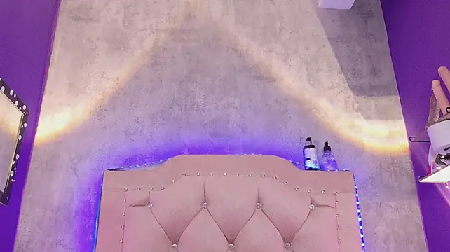 CamilaFlirt Show in webcam