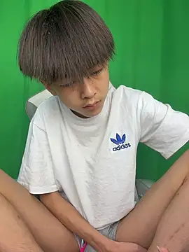 XXX chat uživo modela DD-101