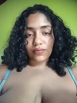 savanahottie Adlı Modelin Canlı XXX Sohbeti