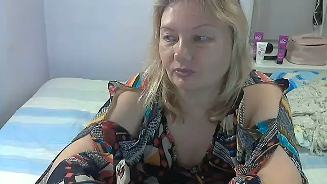 Lusi-777n Live XXX chat