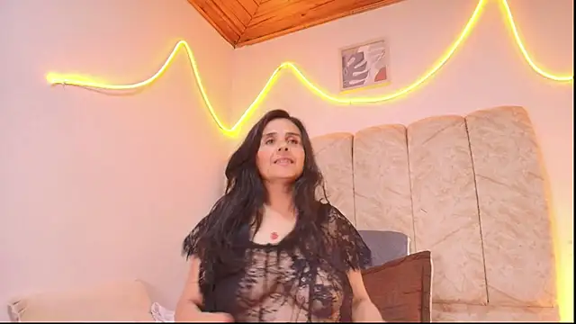 _Marcela__ Adlı Modelin Canlı XXX Sohbeti