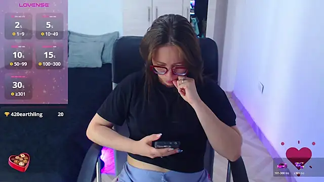 SharonR1 Chat XXX live