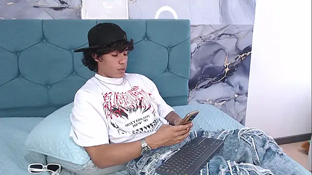 Chat XXX en directo de MaximilianRoth