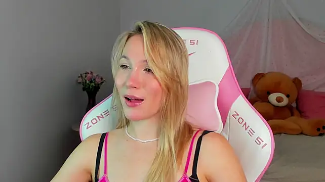ElaraVoltage 라이브 XXX 채팅