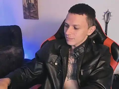 XXX chat uživo modela Masterdave7
