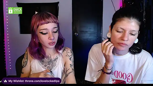 lovelockedlips Webcam Show