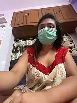 Yourhornynightmare Show in webcam