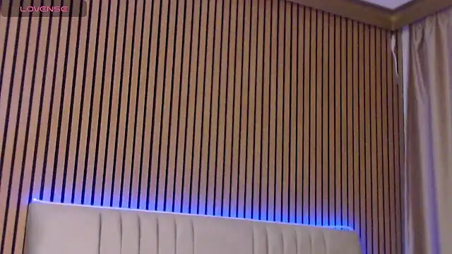 Онлайн чат XXX Halie_May