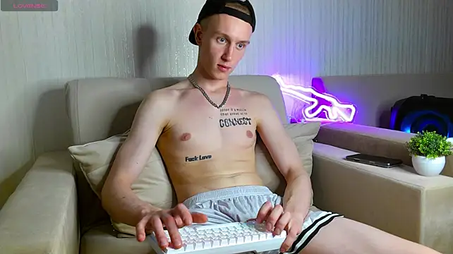 begjaer élő XXX-chatje