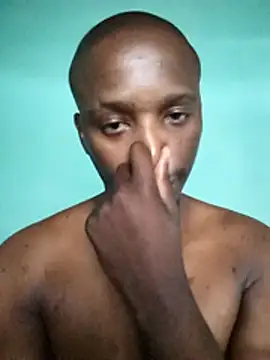 MaskedWithCum Adlı Modelin Canlı XXX Sohbeti