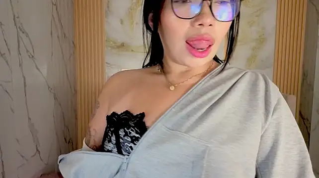 XXX chat uživo modela Akari_s