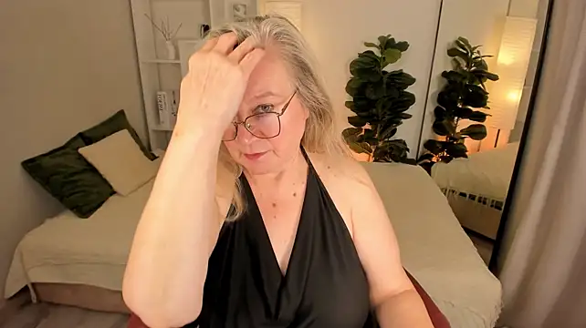 NataliMellow Show in webcam