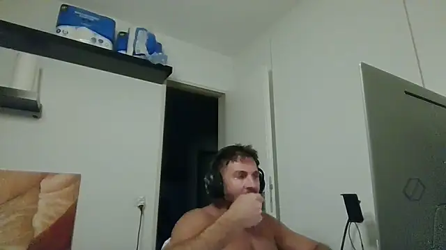 alpha-hunk Chat XXX in diretta