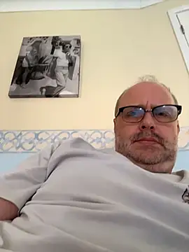צ'אט XXX בשידור חי של andyjxx