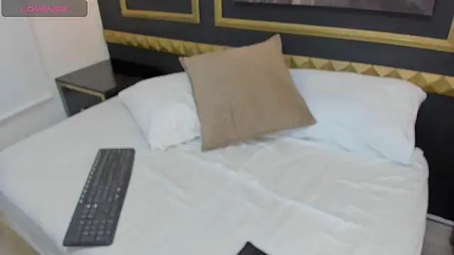 XXX chat uživo modela laurel_swan