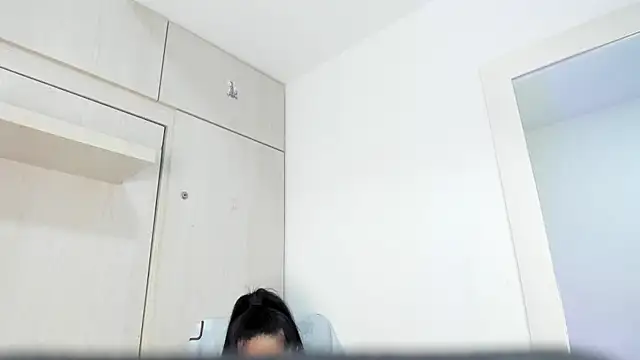 XXX chat uživo modela AllieBennet