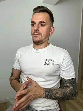 Huge_cock22cm 웹캠 쇼