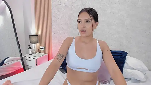 NaomyCollins__ Show in webcam
