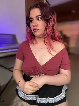 NikkiNix Chat XXX live