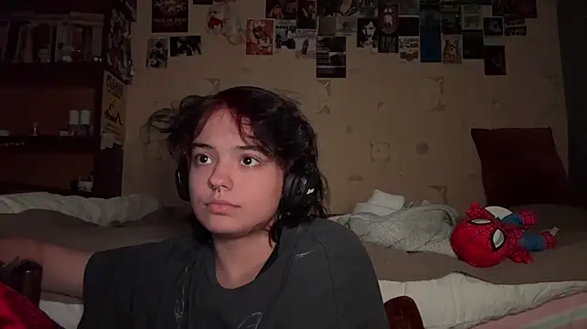 Chat +18 de Kirin_Lin ao vivo