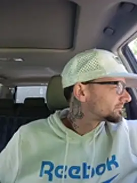 tannedbeachbum live XXX chat