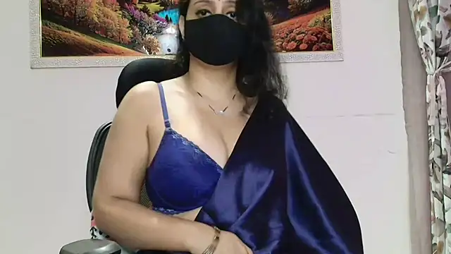 MilkyQueen69 Chat XXX in diretta