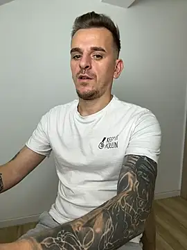Huge_cock22cm Chat XXX live