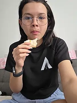azumiichan Adlı Modelin Canlı XXX Sohbeti