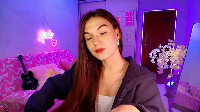 luna_lust_212 Adlı Modelin Canlı XXX Sohbeti