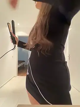 XXX chat uživo modela TheCinderella