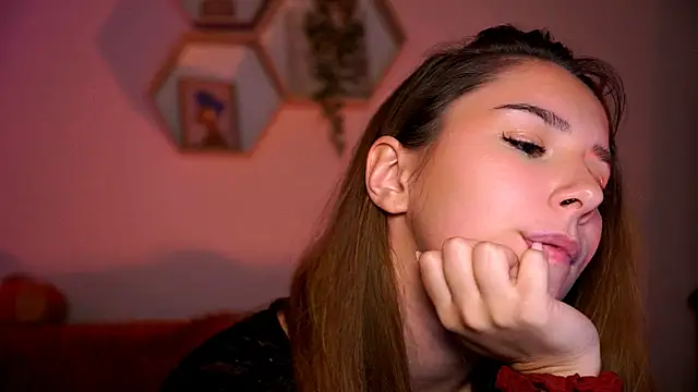 queenofbambies Adlı Modelin Canlı XXX Sohbeti
