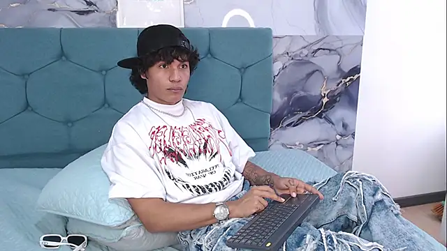 MaximilianRoth Live XXX-chat