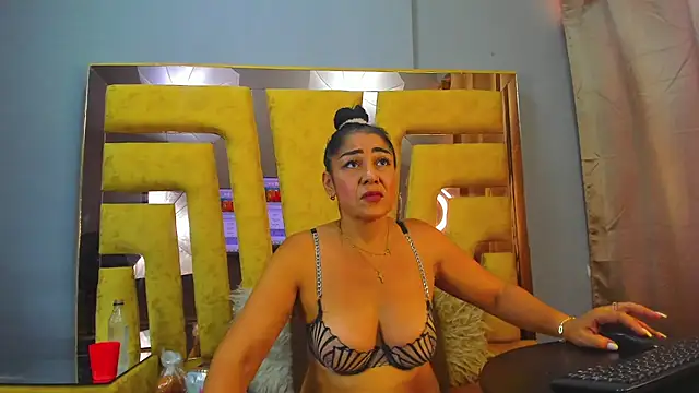 دردشة VikyThomsonn الجنسية المباشرة