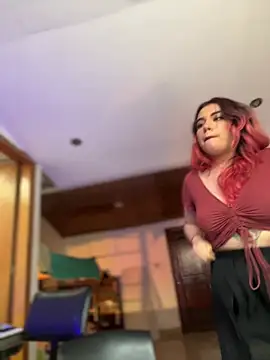 NikkiNix XXX чат на живо