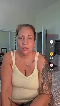 ladycreamypr2's Live XXX Chat
