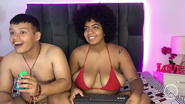 ElaAndNox Chat XXX in diretta