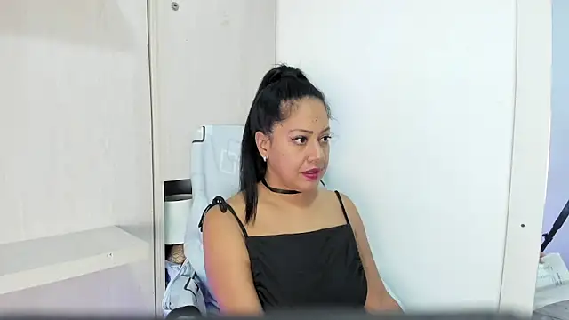 Chat +18 de AllieBennet ao vivo