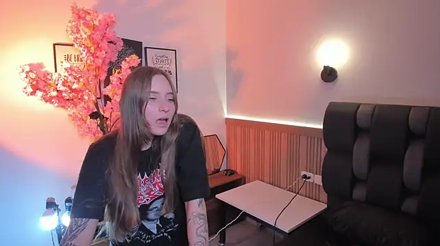 Siouxsie_cenobite live XXX chat